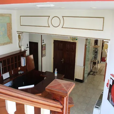 Harrison Etxea Hotel 2*